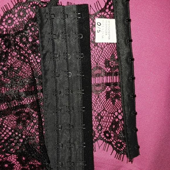 Sexy Black Chantilly Lace High Waisted Garter Belt - Picture 7 of 8